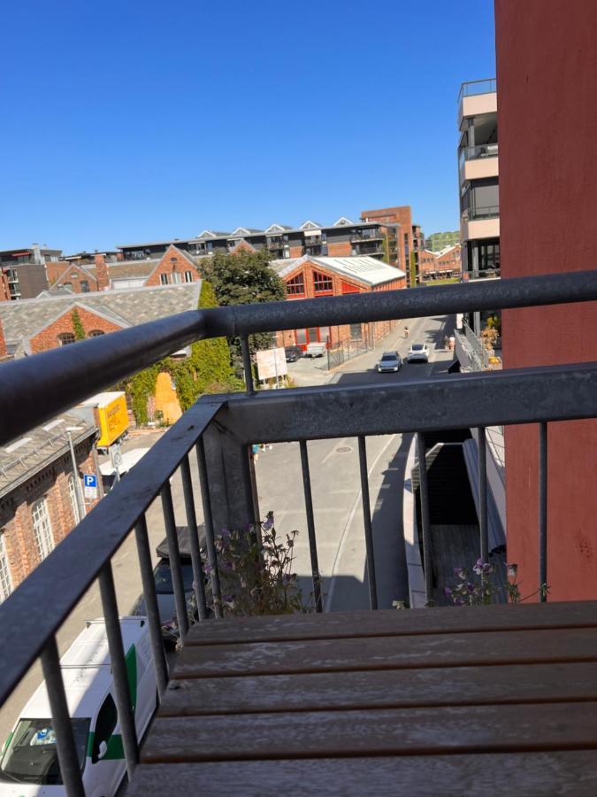 Leilighet Solsiden, 2 Soverom Med Dobbeltsenger Og Parkering *